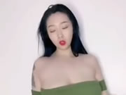 Asiatico Grandi Tette Ragazza Danza